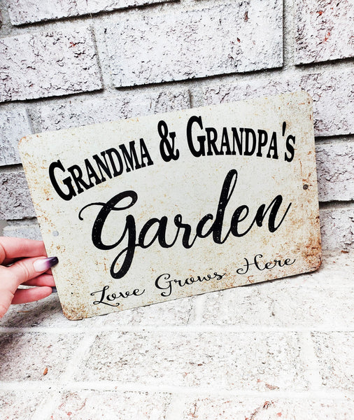 Garden Yard Sign, Outdoor metal signs, Grandma's Garden, Grandparent gift, personalized Garden sign with name, mother gifts, yard signs